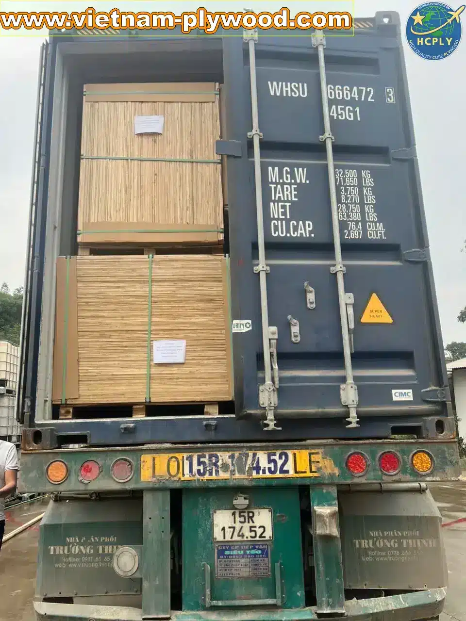 loading plywood boards hc container vietnam hcply