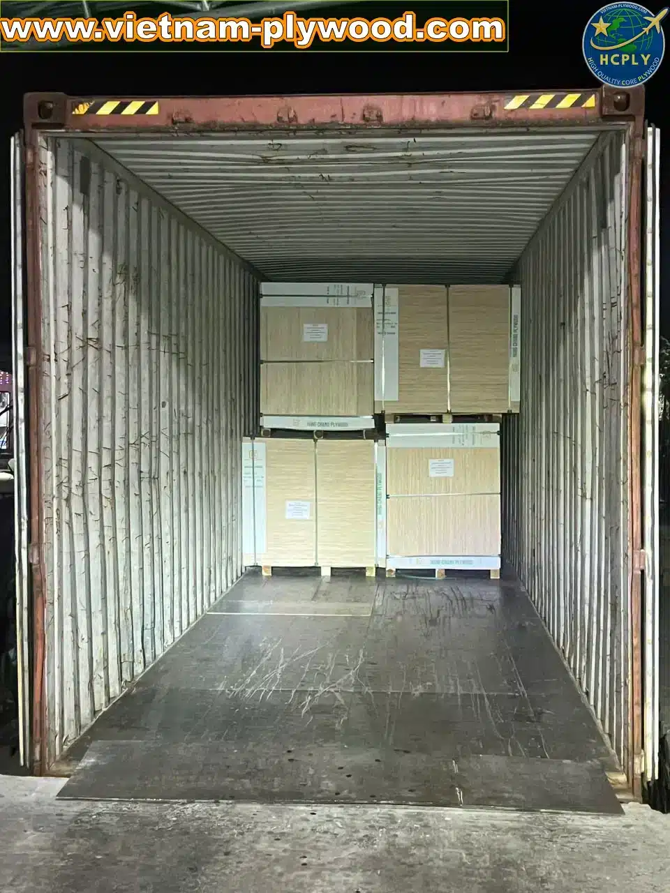 loading plywood boards hc container vietnam hcply