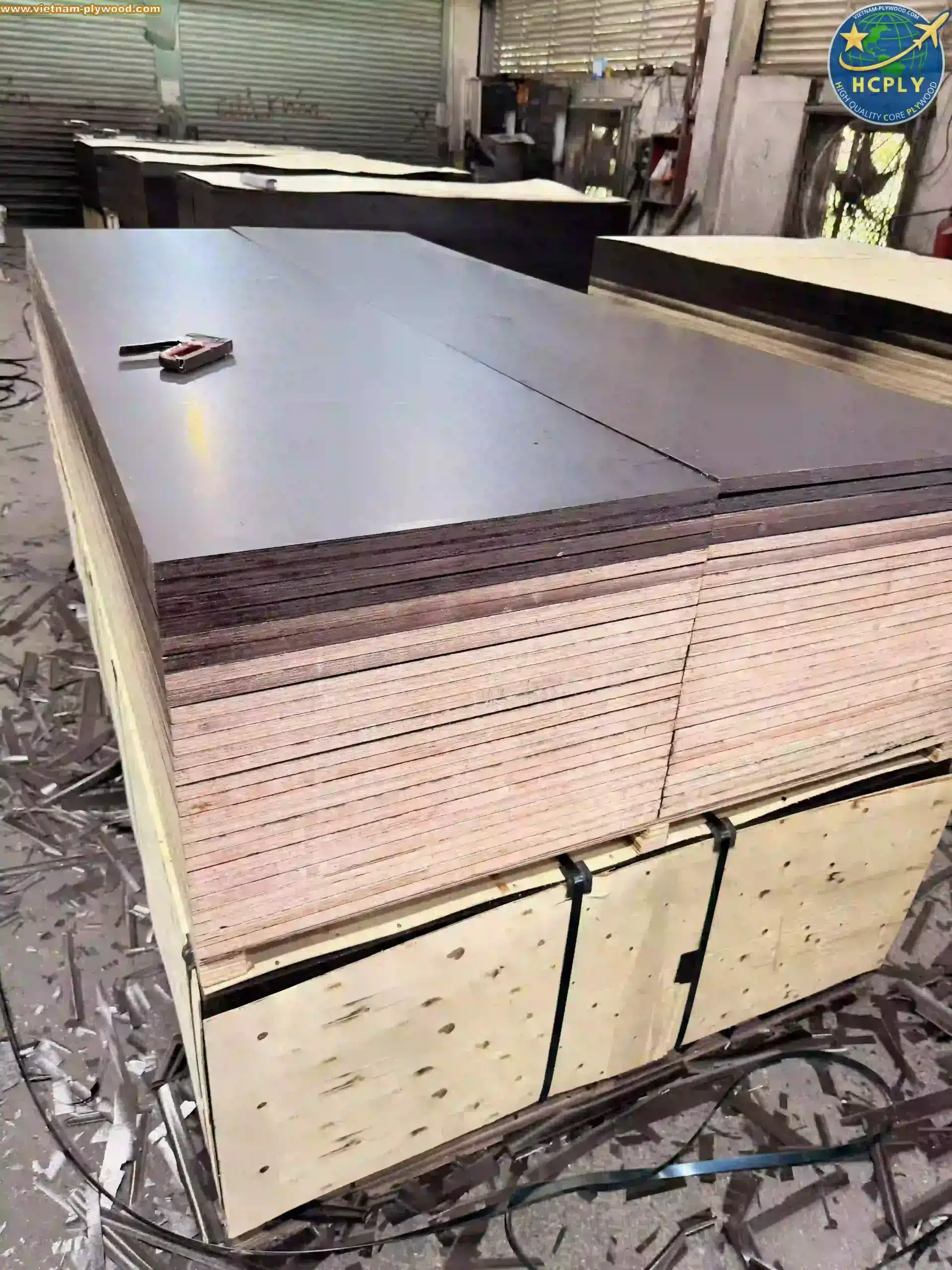 film faced plywood black brown export vietnam factory hcply